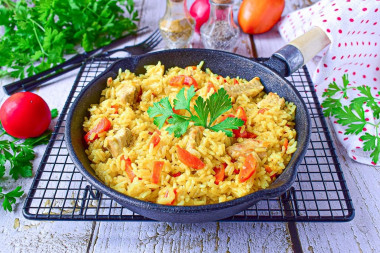 Плов с индейкой на сковороде