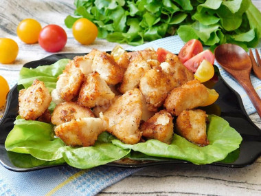 Куриное филе кусочками на сковороде