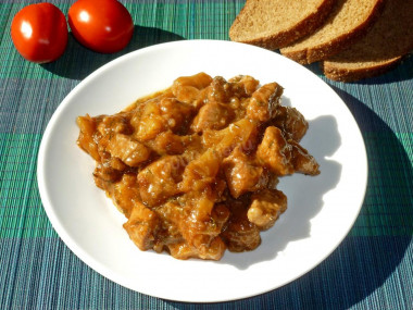 Свинина в кисло сладком соусе с ананасами