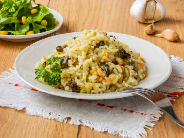 Куриные сердечки с рисом