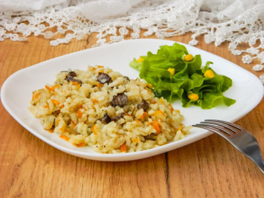 Куриные сердечки с рисом