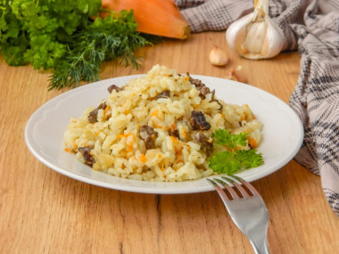 Куриные сердечки с рисом