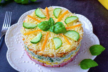 Салат Венеция с колбасой и корейской морковью