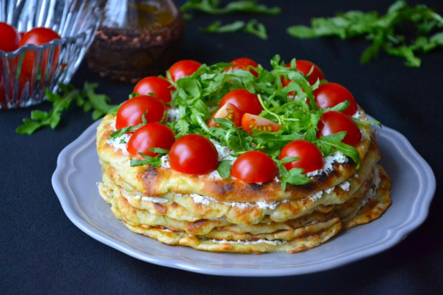 Закусочный кабачковый торт с творогом