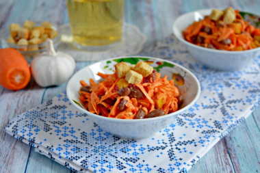 Салат из отварной красной фасоли и моркови