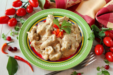 Мясо тушеное в сметане - в сметанном соусе