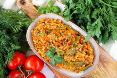 Рис со стручковой фасолью в томатном соусе