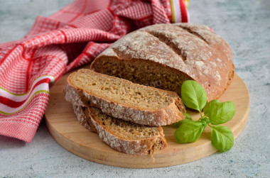 Черный хлеб из ржаной и пшеничной муки в духовке