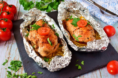 Куриные грудки в фольге в духовке запеченные