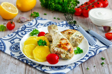 Куриные голени в сметане в духовке