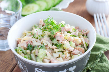 Салат с копченой курицей и свежим огурцом