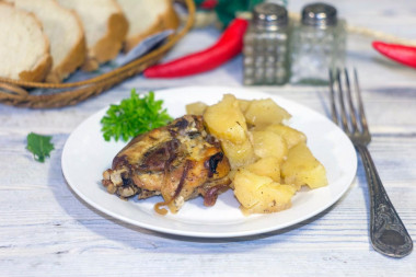 Курица с картошкой в банке