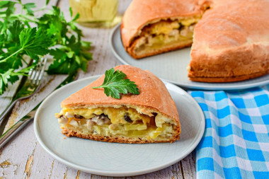 Пицца деревенская с курицей закрытая