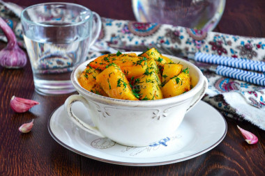 Картошка в рукаве с чесноком и розмарином