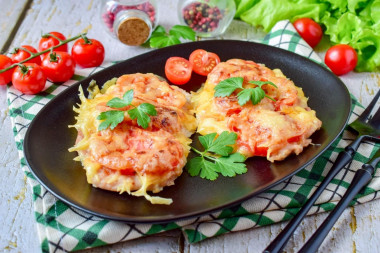 Курица с сыром и помидорами в духовке запеченная