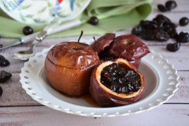 Яблоки фаршированные черносливом