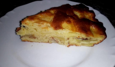 Шарлотка с яблоками на кефире