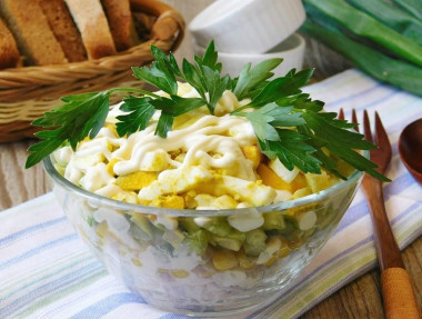 Салат с куриной грудкой и свежими огурцами