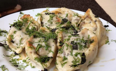 Фаршированные макароны ракушки под соусом бешамель