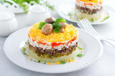 Салат Сказка с курицей и шампиньонами