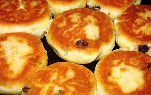 Нежные сырники в духовке с изюмом