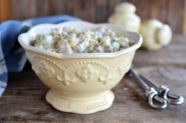 Оливье с мясом салат