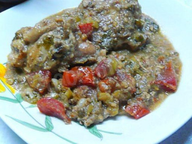 Мясо по-грузински в горшочках