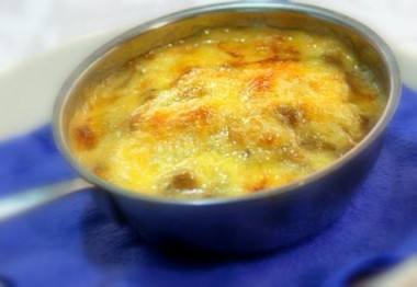 Жульен с куриным филе и свежими грибами