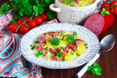 Сырный суп с плавленым сыром и колбасой