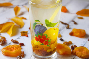 Компот из кураги и изюма