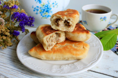 Пирожки с мясом жареные на сковороде