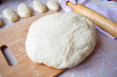 Тесто для пирожков с сухими дрожжами на молоке