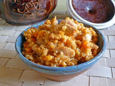 Каша с мясом в горшочке в духовке перловая