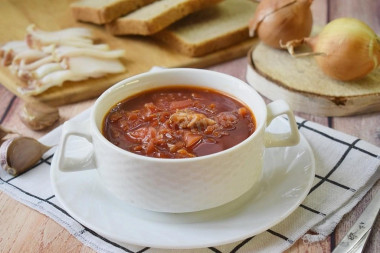 Кубанский борщ на мясном бульоне