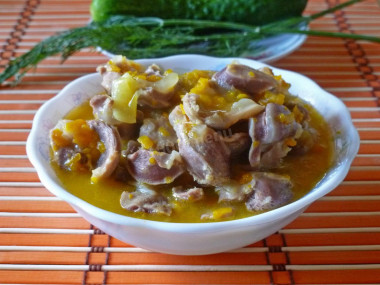 Гуляш из куриных желудков
