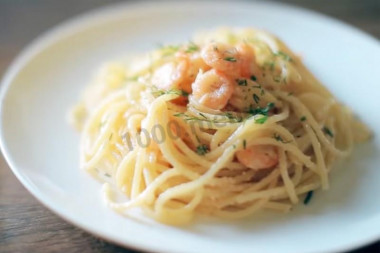 Паста с морепродуктами сырно сливочная
