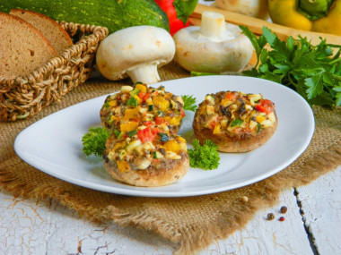 Шампиньоны запеченные в духовке с сыром и чесноком целиком